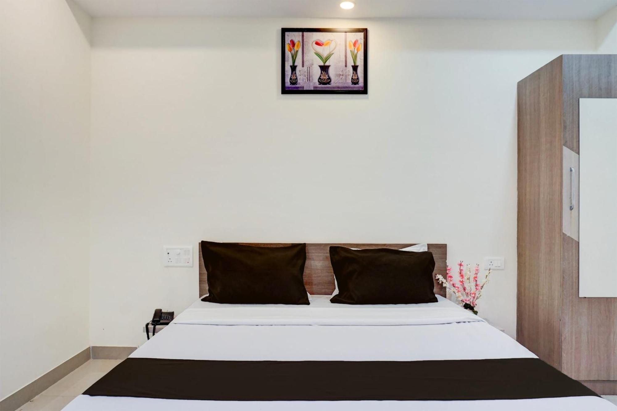 Hotel O Atithi Executive Meribel Village Bagian luar foto